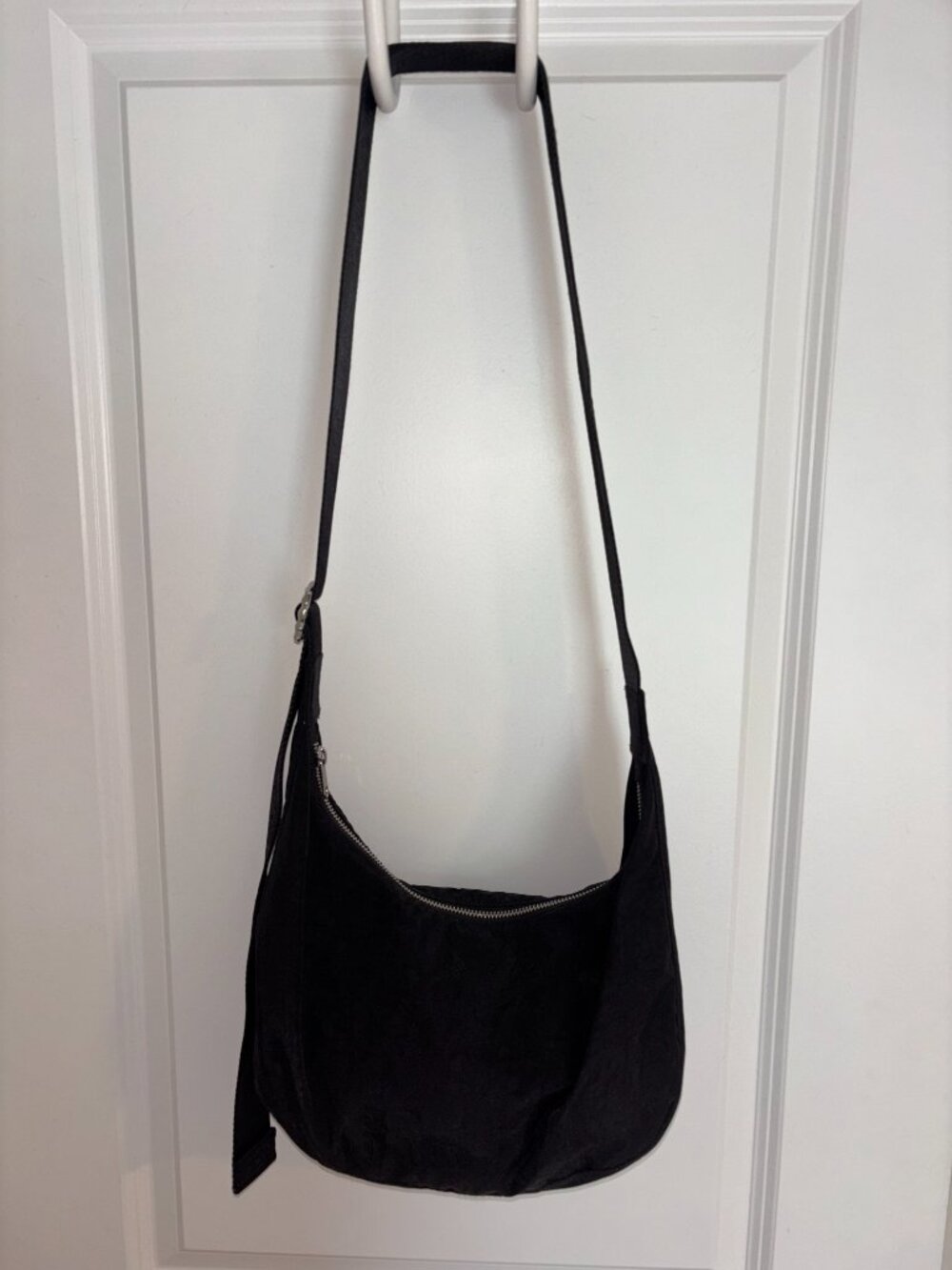 BAGGU Medium Nylon Crescent Bag - Picture 2 of 6